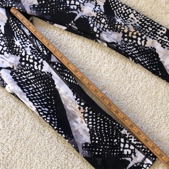 LULULEMON ATHLETICA Static Mist White Black Wunder Under Crop III Leggings - Picture 10 of 16